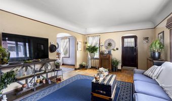 1725 N DIVISION St, Appleton, WI 54911