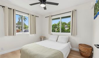 447- A Manono St, Kailua, HI 96734