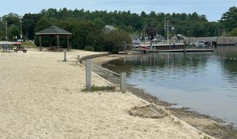 581 E Side Dr, Alton, NH 03810