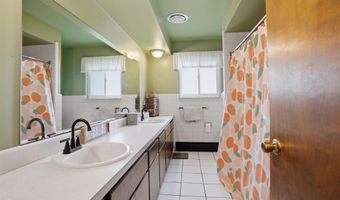 1032 Summer St, Algonac, MI 48001