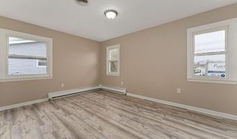 34 Bell St, Bayville, NJ 08721
