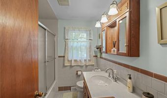 26 Lloyd Dr, Coventry, RI 02816