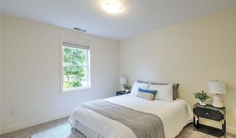 273 Maple Ave, Barrington, RI 02806