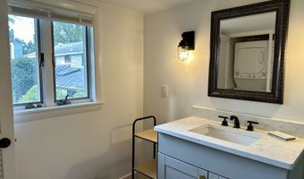 36 Tuxis Rd, Madison, CT 06443