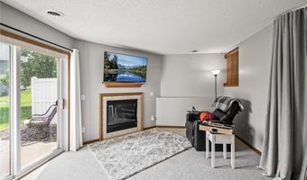 6433 158th St W, Apple Valley, MN 55124