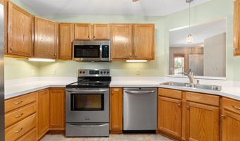 2100 Burr Oak Dr Ln B, Austin, MN 55912