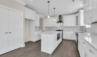 1 Potters Ct, Bayville, NJ 08721