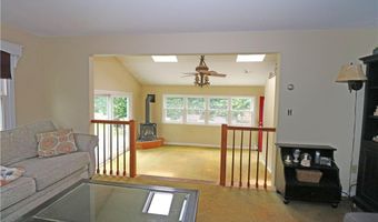 23 Sherman Ln, Middletown, RI 02842