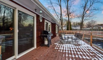 566 Morley Ct, Belford, NJ 07718