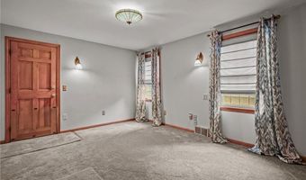53 Charcalee Dr, Cranston, RI 02921