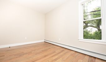 527 E Main St 2nd floor Right, Bridgeport, CT 06608