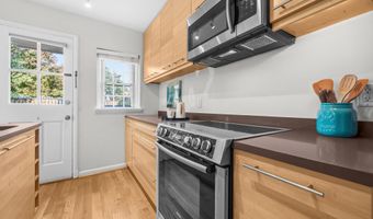3574 S STAFFORD St, Arlington, VA 22206
