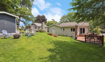 52 Berkshire Dr, Brookfield, CT 06804