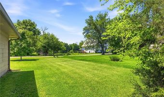 4 Skyline Dr, Adrian, MO 64720