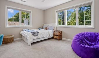 3536 N DICKERSON St, Arlington, VA 22207