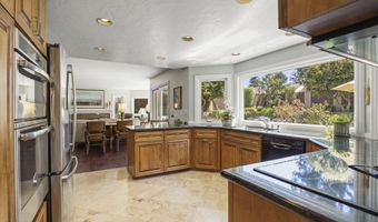 2142 Klamath Dr, Camarillo, CA 93010