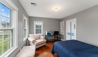 6 Knowlton Ct, Bristol, RI 02809