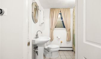 25 Loomis St, Cranston, RI 02920