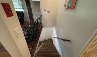 35 Hillcrest Ter, Brattleboro, VT 05301