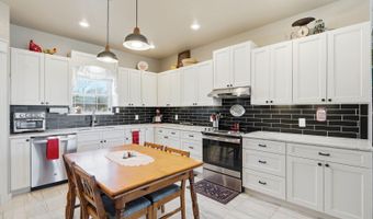 682 STUART Rd, Adkins, TX 78101