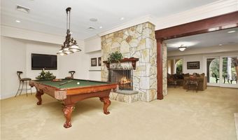 26 Pequot Ln, New Canaan, CT 06840