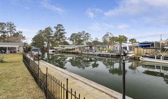 402 Chippendale Ln, Bonneau, SC 29431