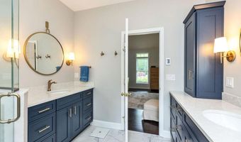 54 Pasture Rd, Auburn, NH 03032
