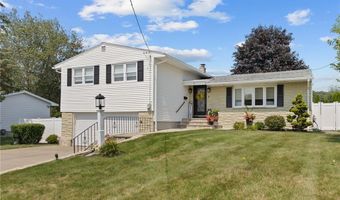17 Belvedere St, Johnston, RI 02919
