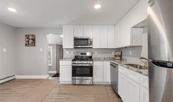 90 Huron St, Warwick, RI 02889
