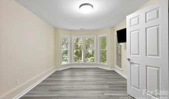 15 Kaylor Dr, Arden, NC 28704