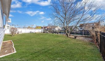 38 Berger Ave, Amityville, NY 11701