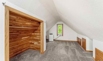 312 S 1st Ave, Brandon, SD 57005