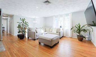 31 Salina Ave, Johnston, RI 02919