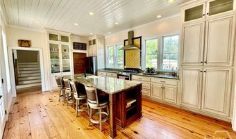 156 Lake Oglethorpe Dr, Arnoldsville, GA 30619