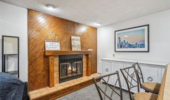107 10th Ave SW, Altoona, IA 50009