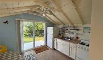 64 Burnside Ave, Narragansett, RI 02882
