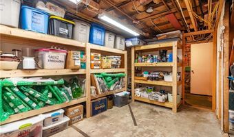42 Grasslands Rd, East Greenwich, RI 02818