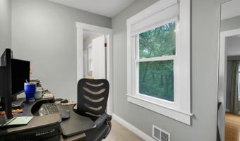 19 Stanley Ln, Middletown, NJ 07748