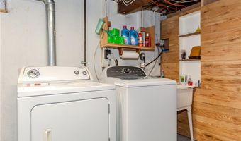 218 S Hull St, East Providence, RI 02914