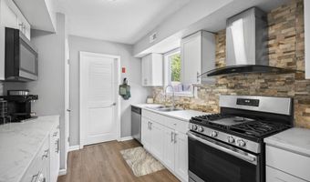 3 Ocean Ave, Barnegat, NJ 08005