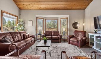 502 Lake Cascade Pkwy 6, Cascade, ID 83611