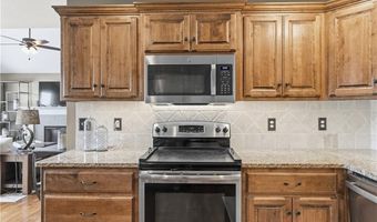 4911 141st Ter, Basehor, KS 66007