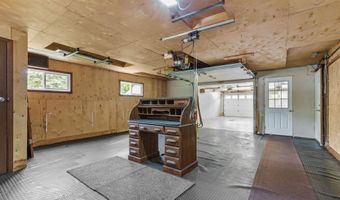 1525 E JOHN St, Appleton, WI 54915