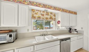 697 Oak Knoll Dr, Ashland, OR 97520