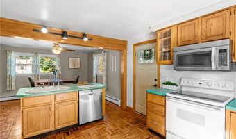 72 Windsor Park Dr, Coventry, RI 02816