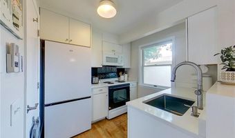 364 Bellevue Ave 5A, Newport, RI 02840