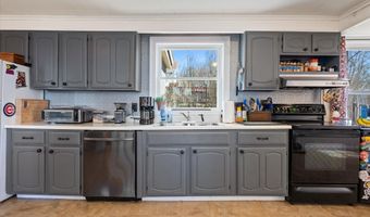 60 6th St, Bangor, ME 04401