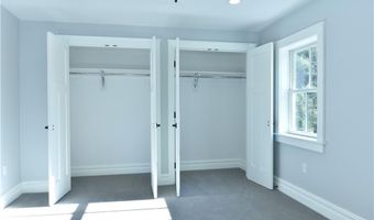 6 Maple Lake Farm Road Rd E, Charlestown, RI 02813