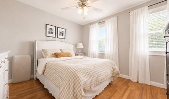 609 S HENRY St, Alexandria, VA 22314