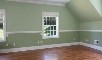 41 Marlpit Pl, Middletown, NJ 07748